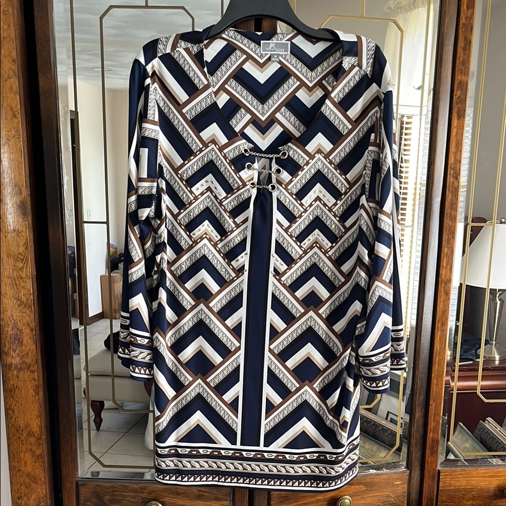 EUC- JM Collection Blue and White Blouse Long Sleeve Crew Neck